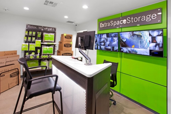 Facility photo: //images.sparefoot.com/medium/22891769942e06215cd.jpg