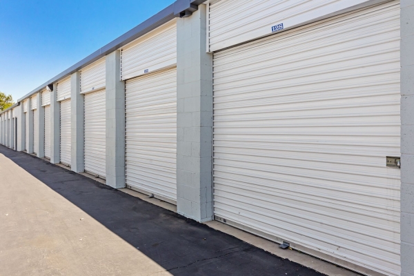 Facility photo: //images.sparefoot.com/medium/22891869942e1bc98b9.jpg