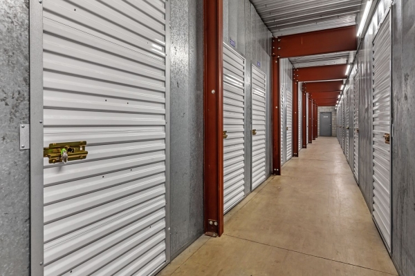 Facility photo: //images.sparefoot.com/medium/22891869942e1cdb5bd.jpg