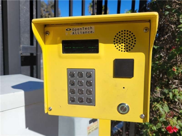 Facility photo: //images.sparefoot.com/medium/22891969942e192876a.jpg