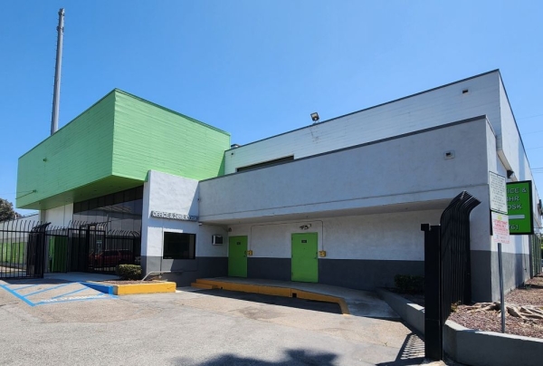 Facility photo: //images.sparefoot.com/medium/22891969942e1d23d8b.jpg