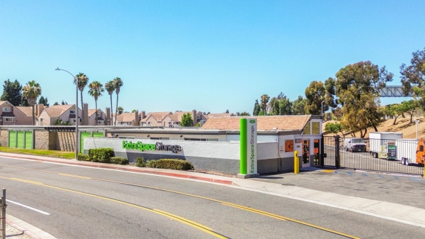 Facility photo: //images.sparefoot.com/medium/22892069942e1b87278.jpg