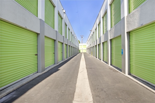 Facility photo: //images.sparefoot.com/medium/22892269942e090b25c.jpg