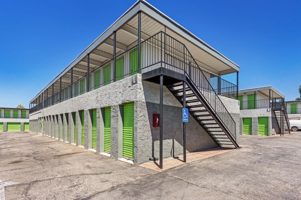 Facility photo: //images.sparefoot.com/medium/22892469942e24e6911.jpg