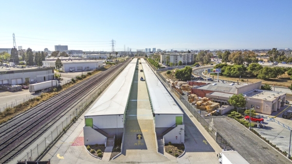 Facility photo: //images.sparefoot.com/medium/22892569942e33397dc.jpg