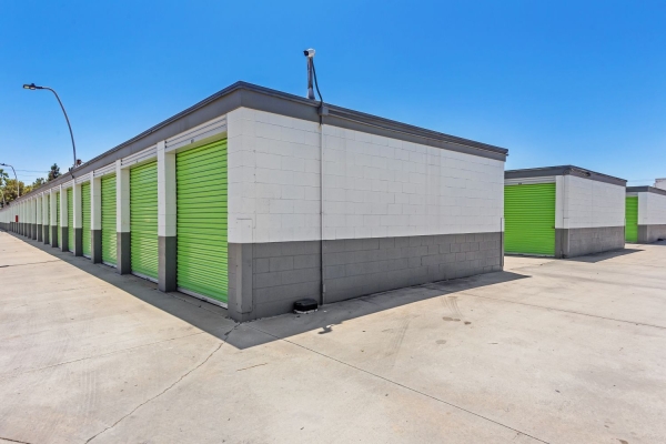 Facility photo: //images.sparefoot.com/medium/22892669942e1f36450.jpg