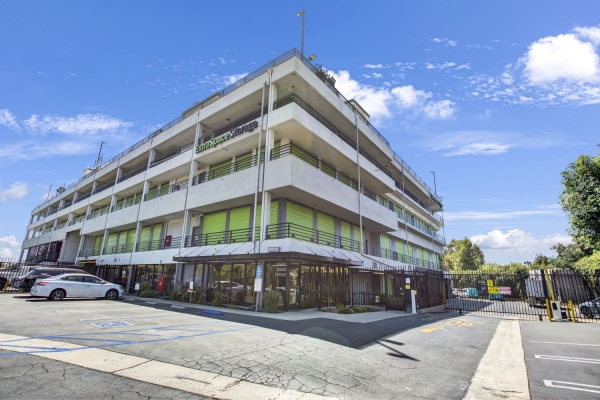 Facility photo: //images.sparefoot.com/medium/22893069942e25458b1.jpg