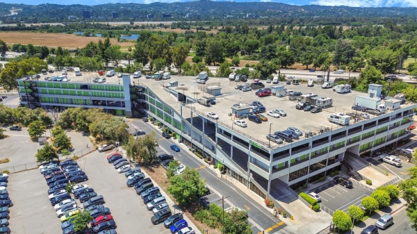 Facility photo: //images.sparefoot.com/medium/22893069942e264959c.jpg