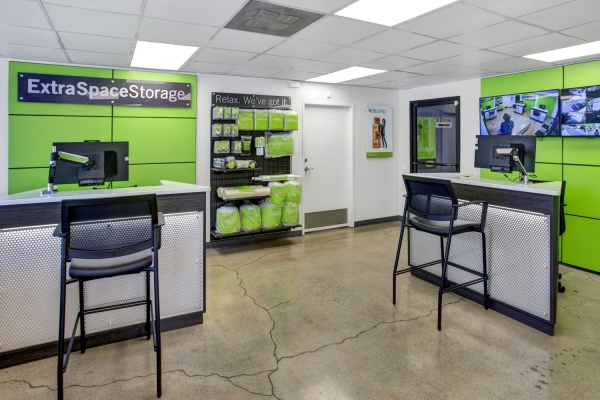 Facility photo: //images.sparefoot.com/medium/22893069942e28c9e46.jpg