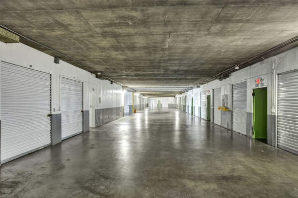 Facility photo: //images.sparefoot.com/medium/22893069942e2b0e8ea.jpg