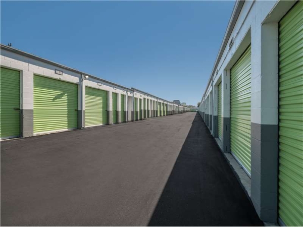 Facility photo: //images.sparefoot.com/medium/2289596994323b9772e.jpg