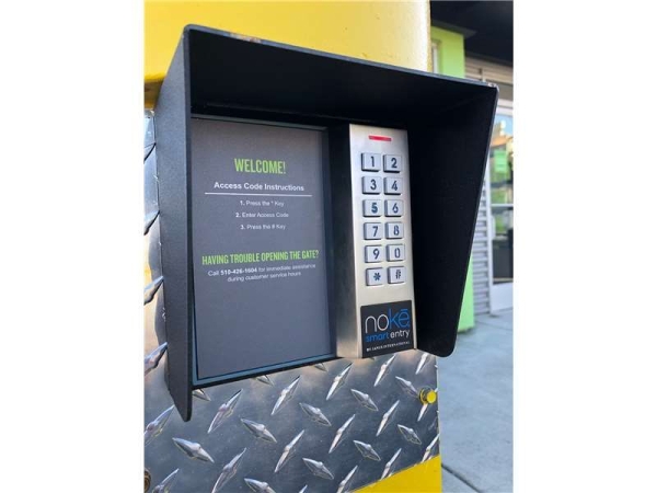 Facility photo: //images.sparefoot.com/medium/22896269943224eed55.jpg