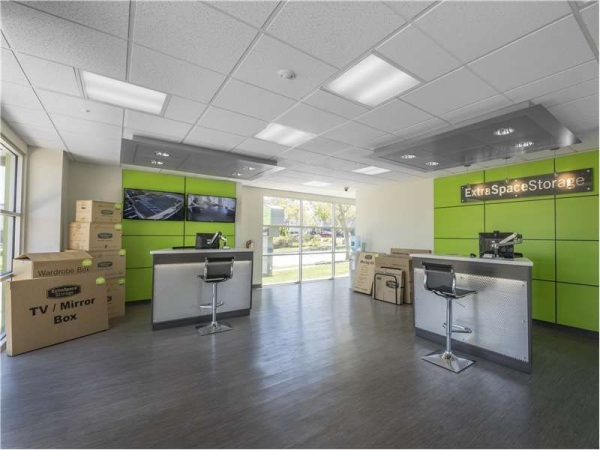 Facility photo: //images.sparefoot.com/medium/22896269943225b03de.jpg