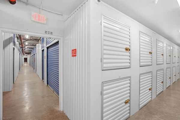 Facility photo: //images.sparefoot.com/medium/228963699432d98a2da.jpg