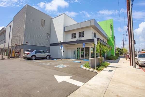 Facility photo: //images.sparefoot.com/medium/228963699432da702fd.jpg