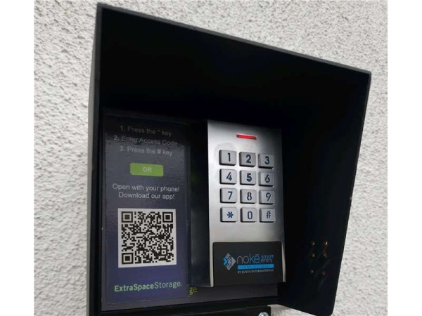 Facility photo: //images.sparefoot.com/medium/228968699432d47965f.jpg