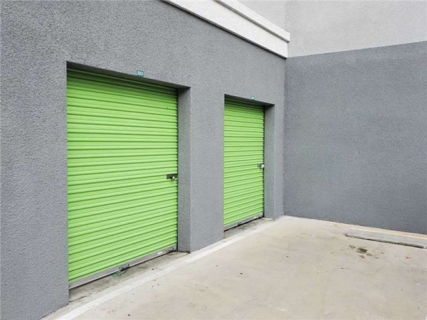 Facility photo: //images.sparefoot.com/medium/228969699432671e735.jpg