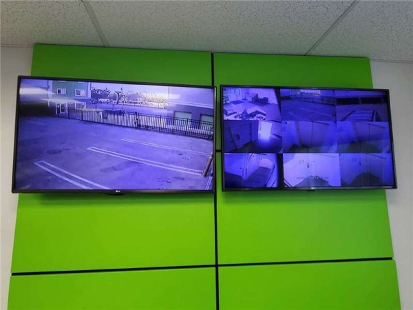 Facility photo: //images.sparefoot.com/medium/22896969943269c3861.jpg