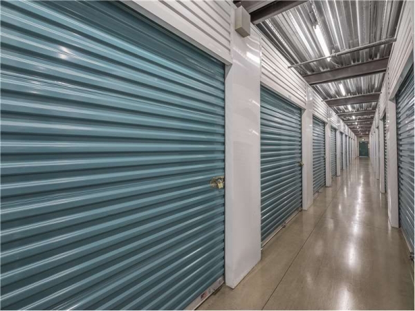 Facility photo: //images.sparefoot.com/medium/22897369943283c2a26.jpg