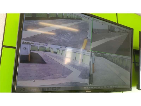 Facility photo: //images.sparefoot.com/medium/228974699432d927561.jpg