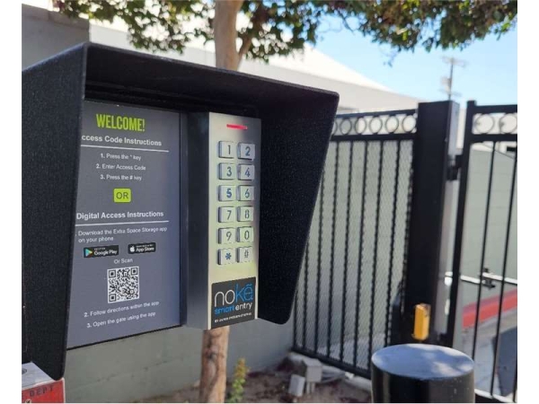 Facility photo: //images.sparefoot.com/medium/228977699432c31c416.jpg