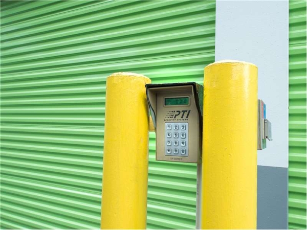 Storage Units at Extra Space Storage - 1313 - Alpharetta - Holcomb Bridge Rd - 2860 Holcomb Bridge Road