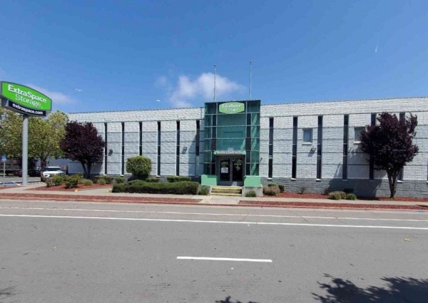 Facility photo: //images.sparefoot.com/medium/228982699433106b845.jpg