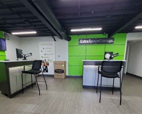 Facility photo: //images.sparefoot.com/medium/2289826994331200acd.jpg