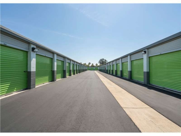 Facility photo: //images.sparefoot.com/medium/2289836994329cc14ab.jpg