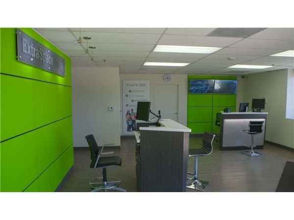 Facility photo: //images.sparefoot.com/medium/228984699432cff2617.jpg