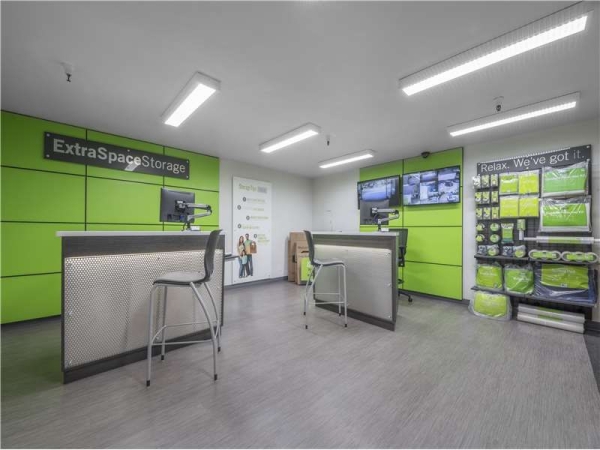 Facility photo: //images.sparefoot.com/medium/2289886994333a3adc7.jpg