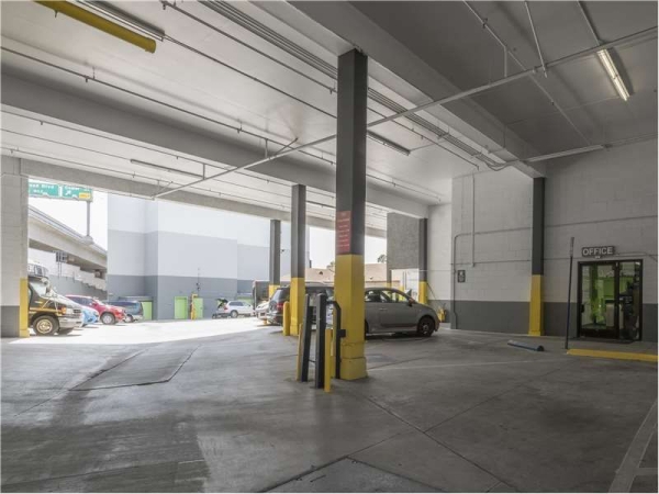 Facility photo: //images.sparefoot.com/medium/2289886994333b148b9.jpg