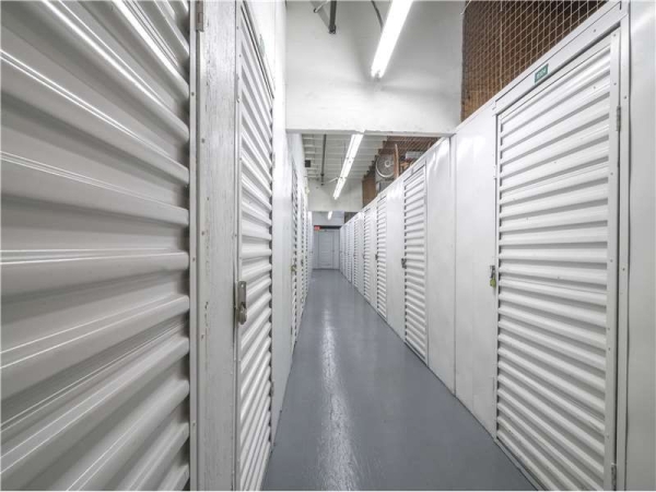 Facility photo: //images.sparefoot.com/medium/2289886994333be7c56.jpg