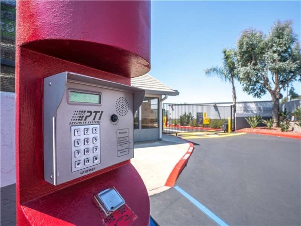 Facility photo: //images.sparefoot.com/medium/2289966994329e0602a.jpg