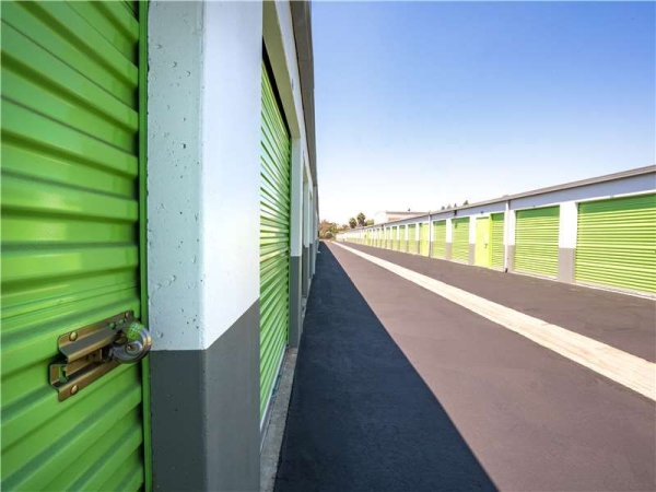 Facility photo: //images.sparefoot.com/medium/2289966994329f91923.jpg