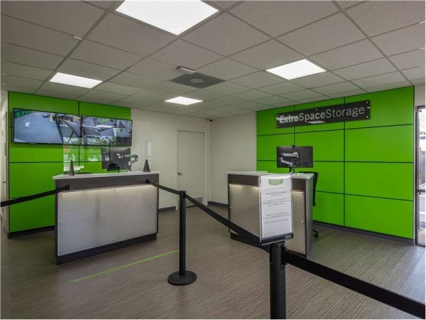 Facility photo: //images.sparefoot.com/medium/228999699433544a197.jpg