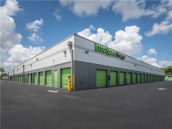 Facility photo: //images.sparefoot.com/medium/22899969943356c48ae.jpg