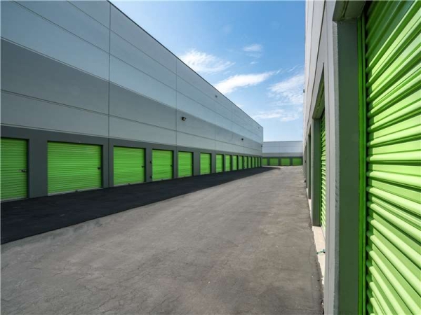 Facility photo: //images.sparefoot.com/medium/229000699432b59d227.jpg