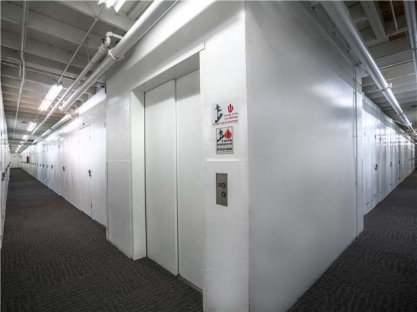 Facility photo: //images.sparefoot.com/medium/229000699432b6447d4.jpg