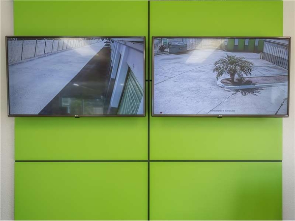 Storage Units at Extra Space Storage - 0253 - Sacramento - Florin Rd - 1353 Florin Road