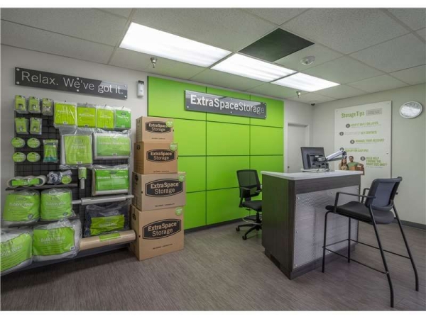 Facility photo: //images.sparefoot.com/medium/22900869943360beb36.jpg