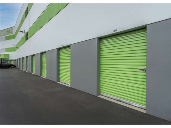 Facility photo: //images.sparefoot.com/medium/2290086994336199b03.jpg