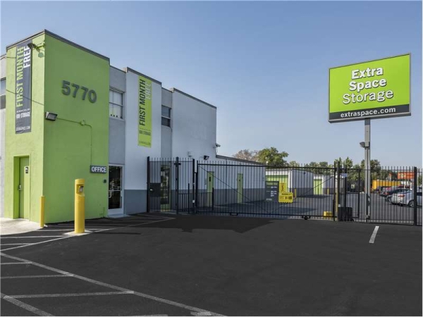 Storage Units at Extra Space Storage - 0328 - Sacramento - Auburn Blvd - 5770 Auburn Boulevard