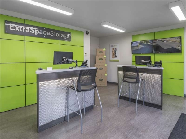 Storage Units at Extra Space Storage - 0328 - Sacramento - Auburn Blvd - 5770 Auburn Boulevard