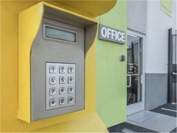 Storage Units at Extra Space Storage - 0328 - Sacramento - Auburn Blvd - 5770 Auburn Boulevard