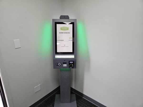 Facility photo: //images.sparefoot.com/medium/22902569ecae94085b1.jpg