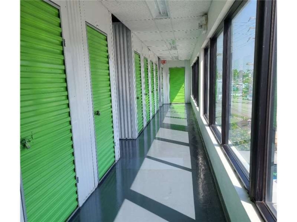 Facility photo: //images.sparefoot.com/medium/22902669943321ec568.jpg