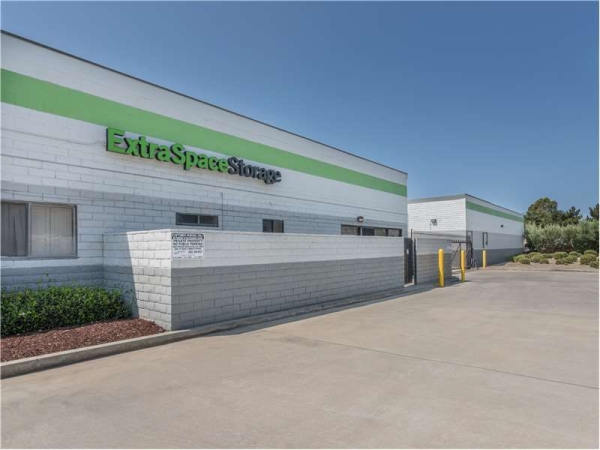 Facility photo: //images.sparefoot.com/medium/2290276994339ec63b9.jpg