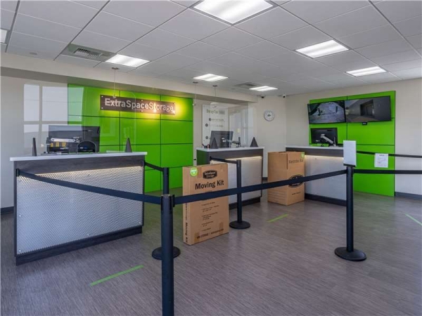 Facility photo: //images.sparefoot.com/medium/229028699433b292454.jpg