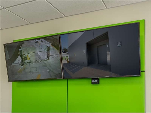 Facility photo: //images.sparefoot.com/medium/229028699433b5b92a0.jpg